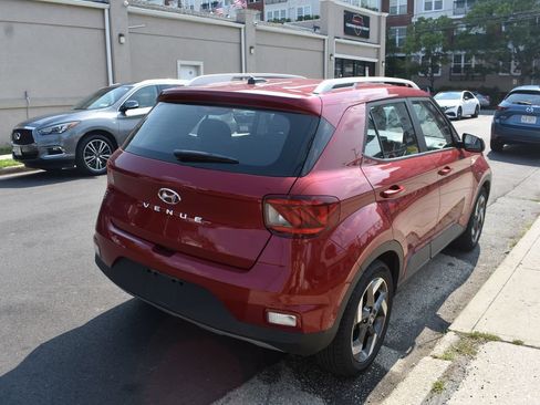 Used 2026 Hyundai Venue SEL FWD image 6