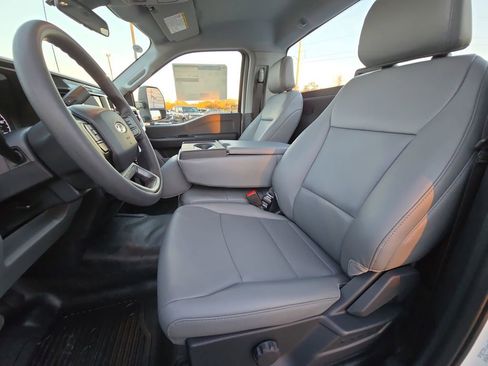 New 2026 Ford F250 XL w/ F-250 >10K GVWR Package RWD image 17