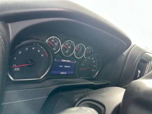 Used 2021 Chevrolet Silverado 1500 LT Trail Boss w/ Bed Protection Package AWD/4WD image 6