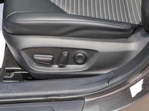 Used 2021 Toyota Camry SE FWD image 23