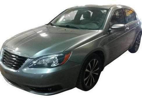Used 2012 Chrysler 200 S FWD image 1