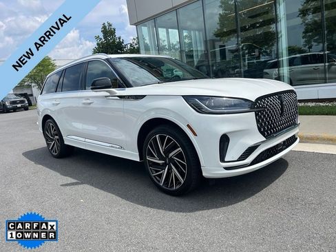 Used 2026 Lincoln Aviator Black Label AWD/4WD image 1