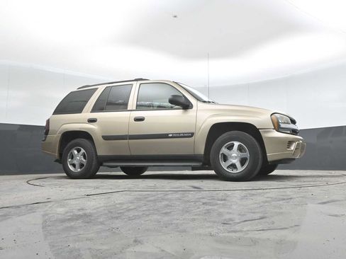 Used 2004 Chevrolet TrailBlazer LS w/ LS Preferred Equipment Group AWD/4WD image 29