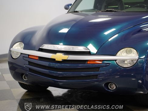 Used 2005 Chevrolet SSR w/ Preferred Equipment Group RWD image 20