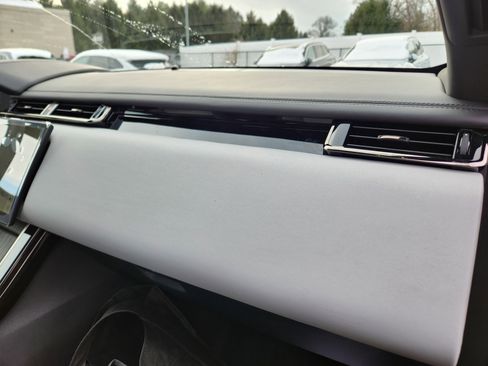 New 2026 Land Rover Range Rover Velar Dynamic SE image 13