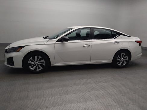 Used 2024 Nissan Altima 2.5 S FWD image 2