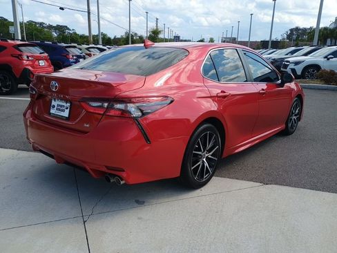 Used 2022 Toyota Camry SE w/ Convenience Package image 5