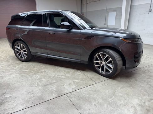 Used 2023 Land Rover Range Rover Sport SE AWD/4WD image 6