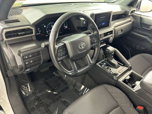 Used 2025 Toyota Tacoma SR5 image 11