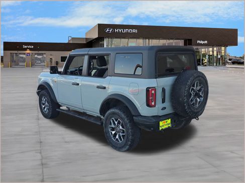 Used 2022 Ford Bronco Badlands image 3