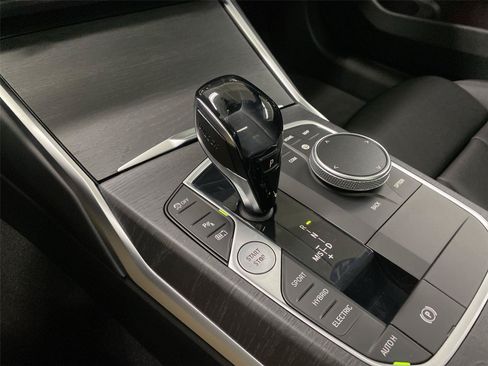 Used 2021 BMW 330e w/ M Sport Package RWD image 26