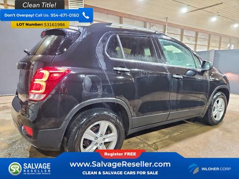 Used 2020 Chevrolet Trax LT w/ LT Convenience Package FWD image 4