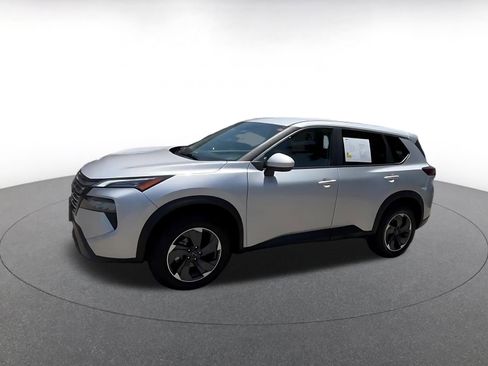 Used 2025 Nissan Rogue SV FWD image 8