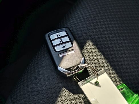 Used 2021 Honda HR-V EX image 33
