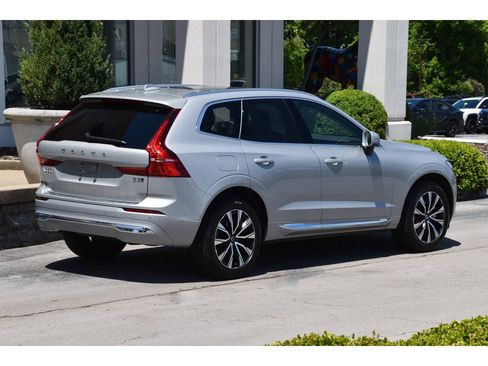 Used 2023 Volvo XC60 B5 Plus w/ Climate Package AWD/4WD image 4