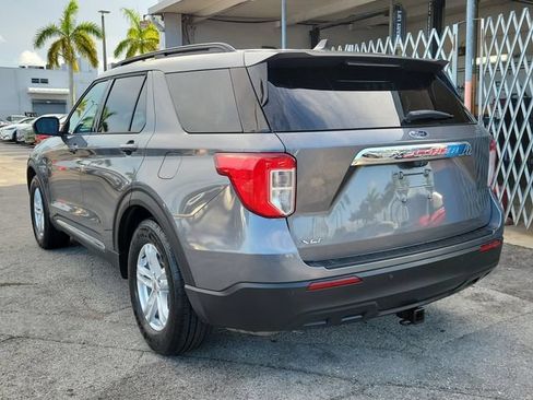 Used 2021 Ford Explorer XLT RWD image 4