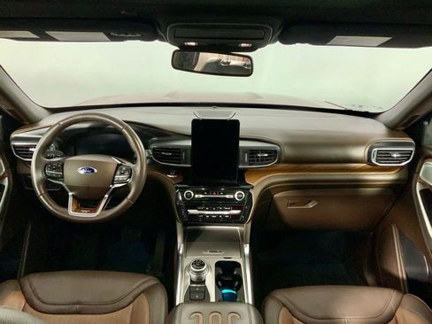 Used 2021 Ford Explorer King Ranch w/ Premium Technology Package image 21