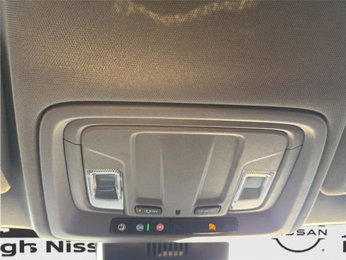 Used 2023 Chevrolet Silverado 1500 RST AWD/4WD image 18
