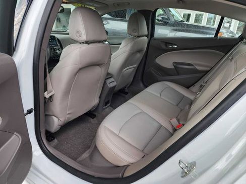 Used 2017 Chevrolet Cruze Premier FWD image 12