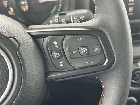 Used 2024 Jeep Wrangler Unlimited w/ Convenience Group AWD/4WD image 26