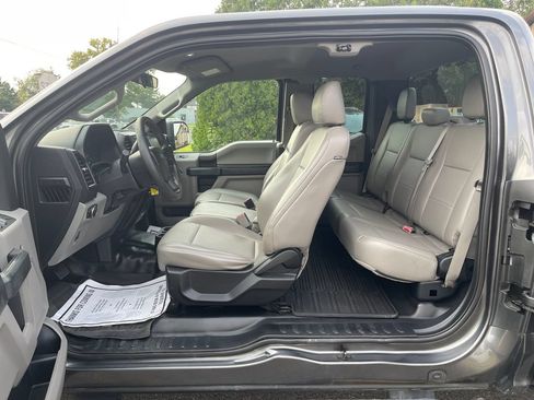 Used 2017 Ford F150 XL w/ Equipment Group 101A Mid AWD/4WD image 13