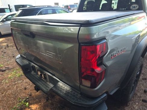 Used 2024 Chevrolet Colorado Trail Boss w/ Technology Package AWD/4WD image 11