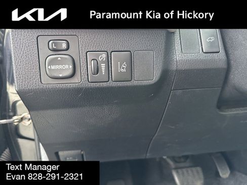 Used 2017 Toyota RAV4 Limited image 18