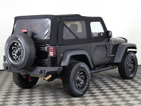 Used 2015 Jeep Wrangler Rubicon image 5