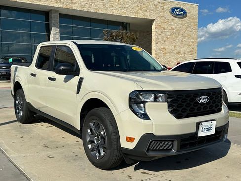 New 2025 Ford Maverick XLT w/ Equipment Group 302A image 43