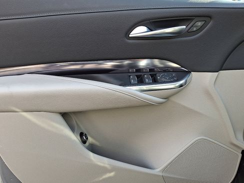 Used 2023 Cadillac XT4 Luxury w/ Cold Weather Package image 13