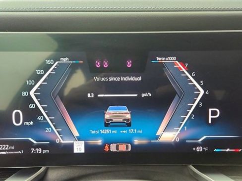 Used 2024 BMW 740i image 37