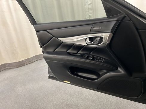 Used 2017 INFINITI Q70 L 3.7 image 20