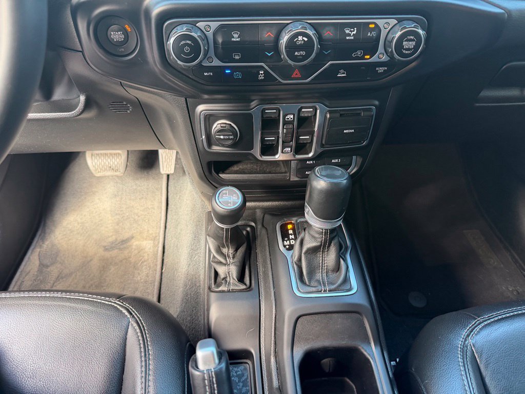 Used 2023 Jeep Wrangler Unlimited Sahara AWD/4WD image 25