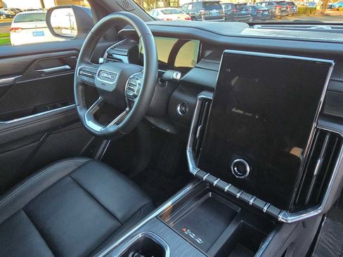 Used 2024 GMC Acadia Elevation image 11