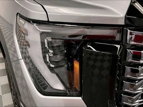Used 2025 GMC Sierra 2500 Denali Ultimate AWD/4WD image 35