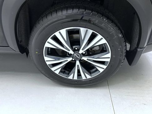 Used 2023 Nissan Rogue SV AWD/4WD image 22