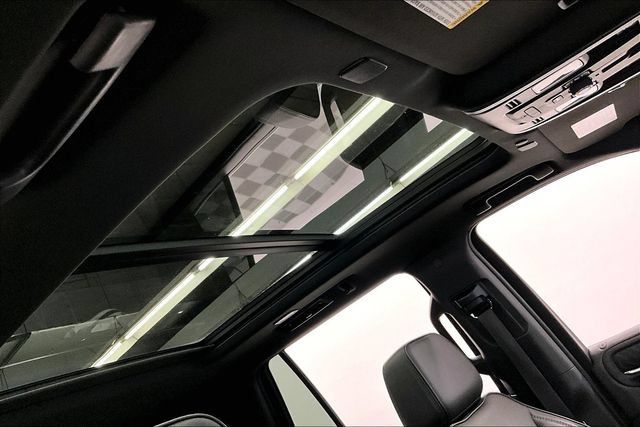 Used 2023 GMC Yukon Denali w/ LPO, Floor Liner Package AWD/4WD image 19