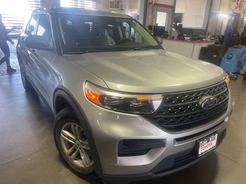 Used 2022 Ford Explorer 4WD image 1
