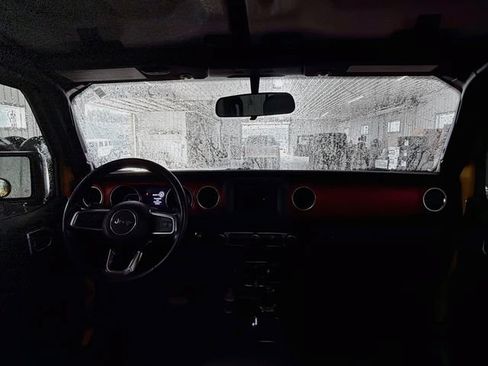 Used 2021 Jeep Wrangler Unlimited Rubicon AWD/4WD image 10