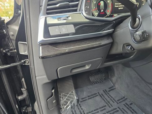 Used 2025 Audi Q7 3.0T Premium Plus image 19