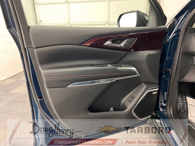 New 2027 Chevrolet Traverse RS w/ LPO, Floor Liner Package FWD image 29