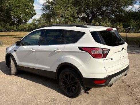 Used 2018 Ford Escape SEL AWD/4WD image 2
