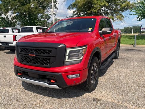 Used 2021 Nissan Titan PRO-4X w/ Pro-4x Convenience Package AWD/4WD image 4