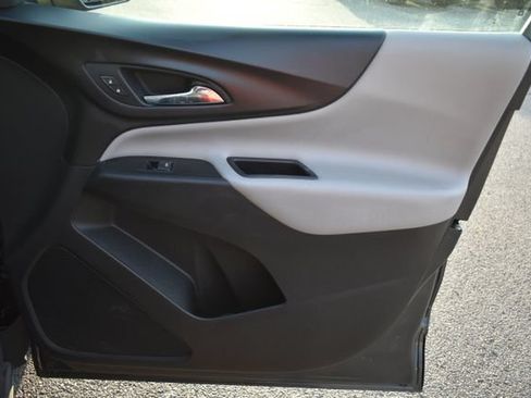 Used 2019 Chevrolet Equinox LS AWD/4WD image 37