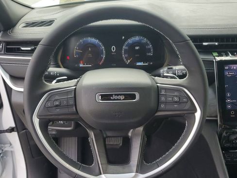 New 2025 Jeep Grand Cherokee Limited image 28