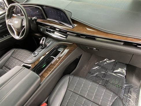 Certified 2023 Cadillac Escalade Sport Platinum w/ LPO, ONYX Package image 11