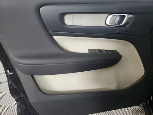 Certified 2023 Volvo XC40 B5 Plus w/ Driver Assist Package AWD/4WD image 19