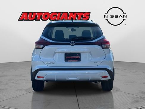 Used 2023 Nissan Kicks SV image 4