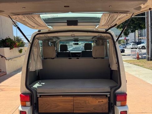 Used 2002 Volkswagen Eurovan MV FWD image 28