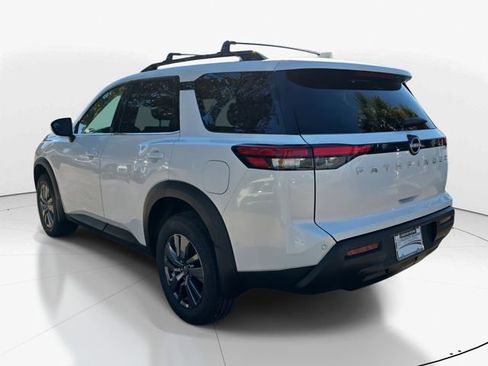 New 2025 Nissan Pathfinder SV image 7
